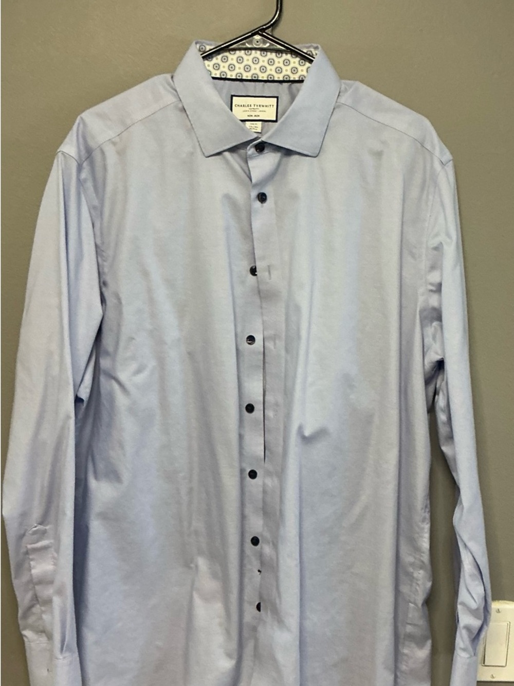 Charles Tyrwhitt Pale Blue Men's Dress Shirt with Blue Contrast Buttons